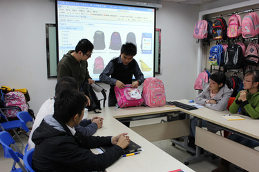 Dongguan Jing Hao Handbag Products Co., Limited, linha de produção da fábrica
